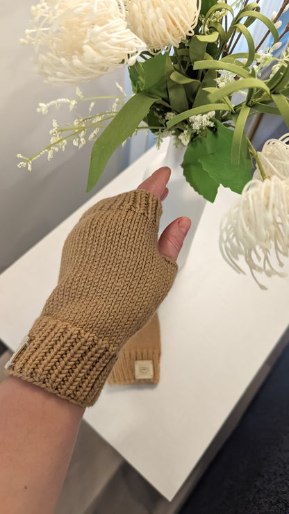 Merino Wool Beige Mitten