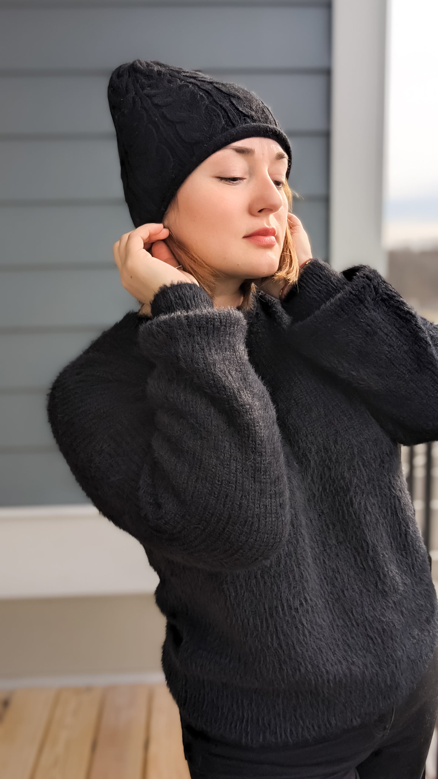 Elegant Cashmere Cable Beanie